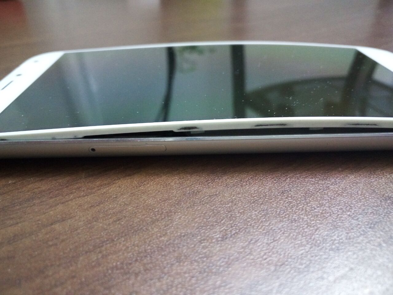 MX5电池鼓起来了,感觉随时会爆炸的样子(有图